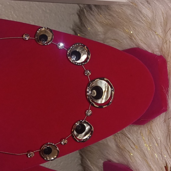 Source Unknown Jewelry - Necklace & Earrings set